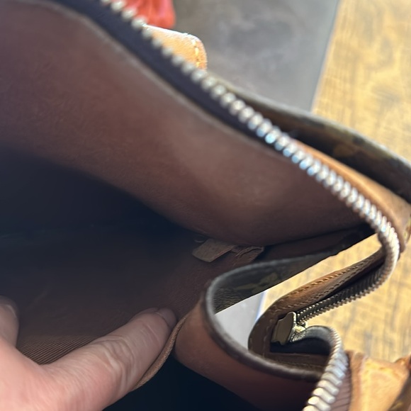 Vintage Louis Vuitton tote - Picture 8 of 8